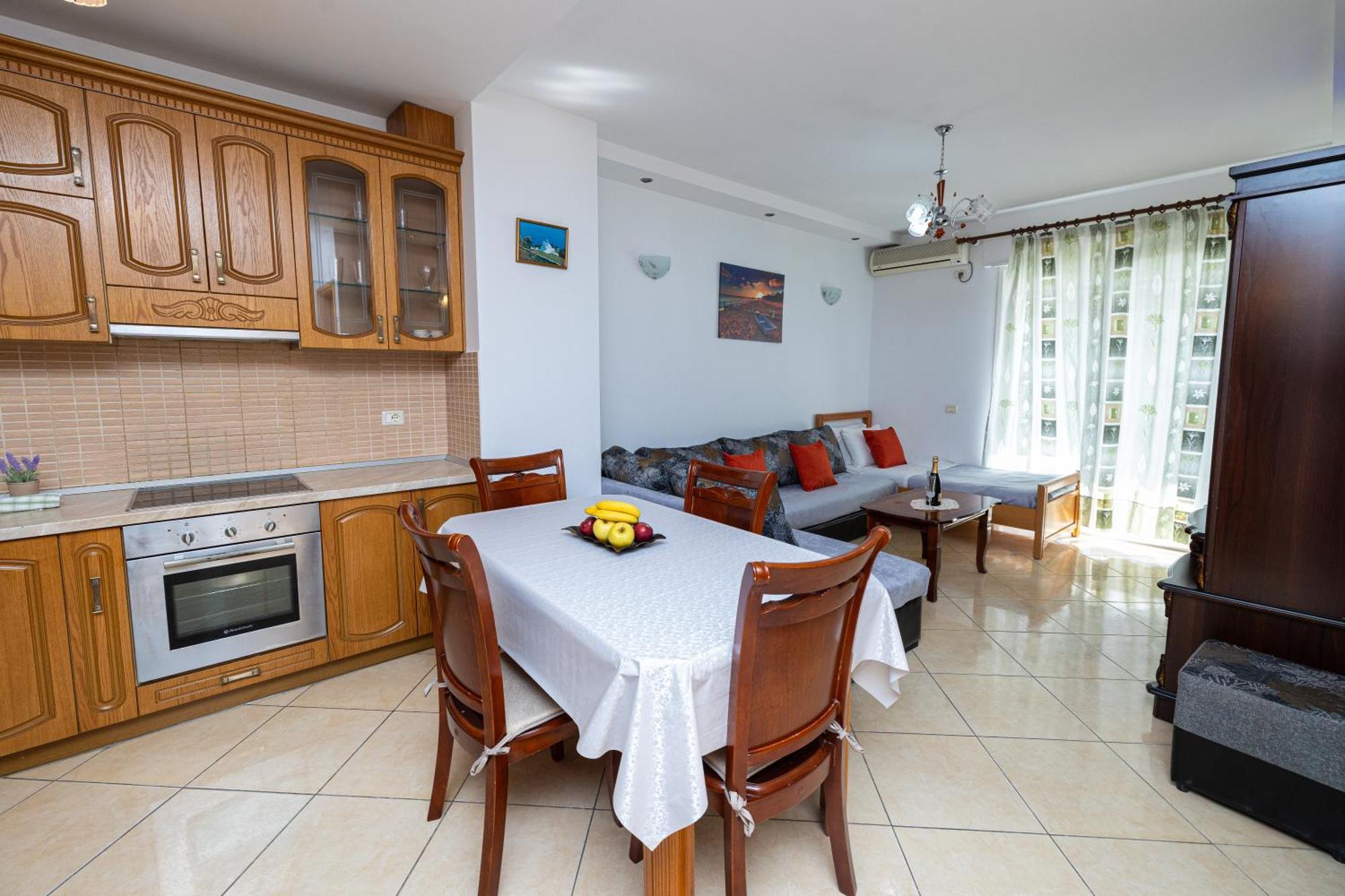 Lucas Apartments Rental Vlorë Exterior foto